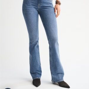 Abercrombie Mid Rise Bootcut Jeans in Classic Blue